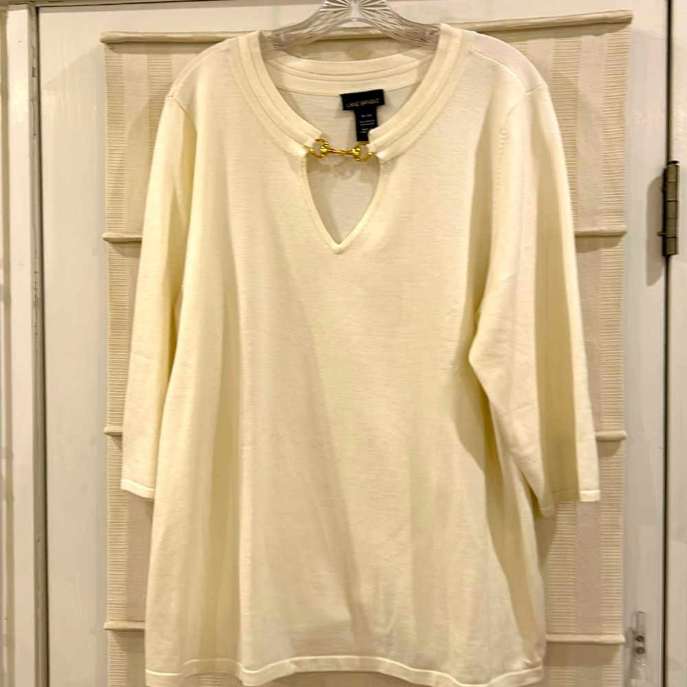 Women’s cream 3/4 sleeve sweater with gold detail!